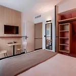 Hotel apartamentowy Du Parc - Val D'europe Montévrain